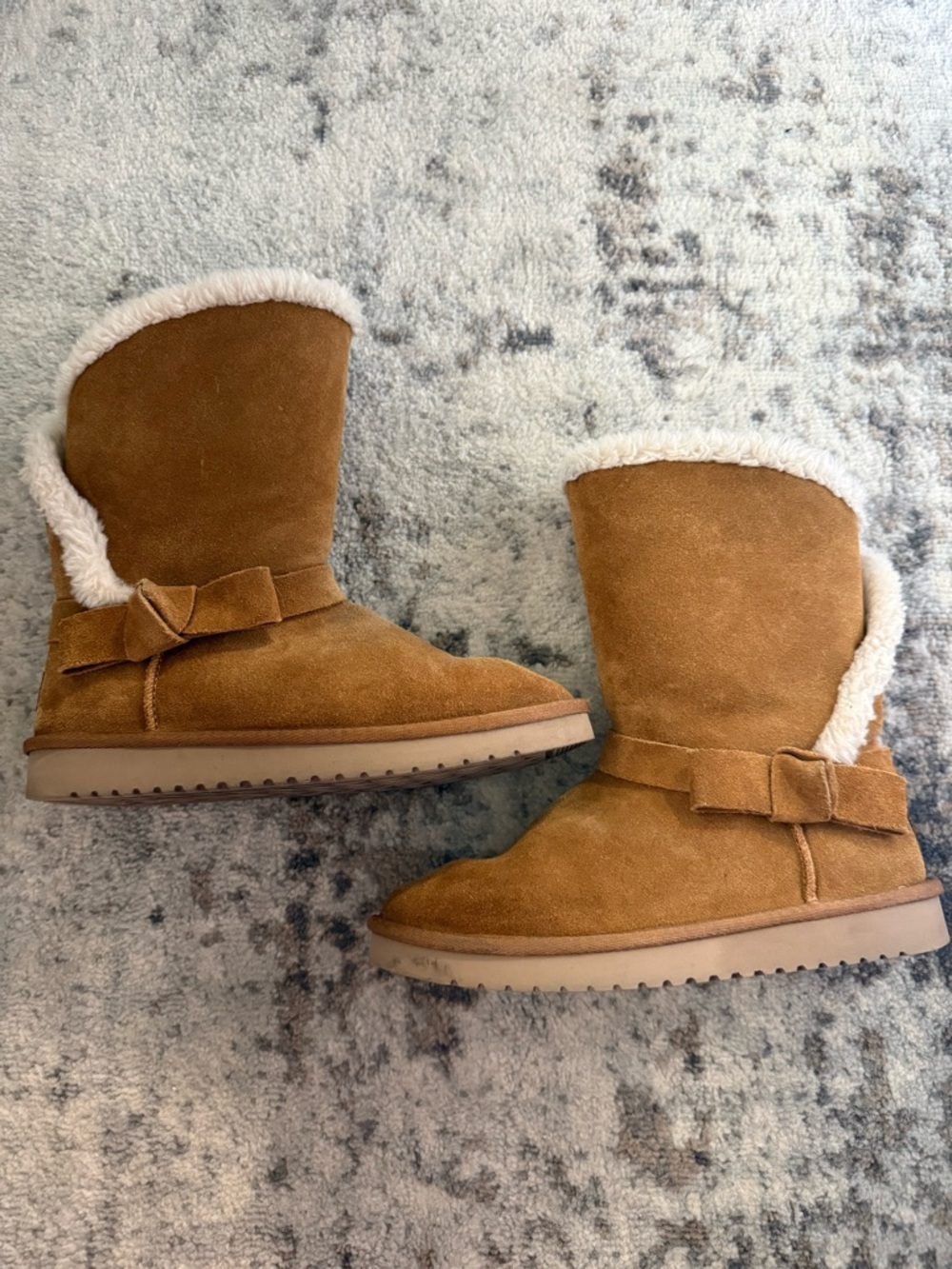 Koolaburra Women's Chestnut Suede Winter Boots with Shearling Trim
